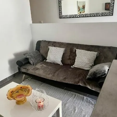 Entierement Renove Apartmán *